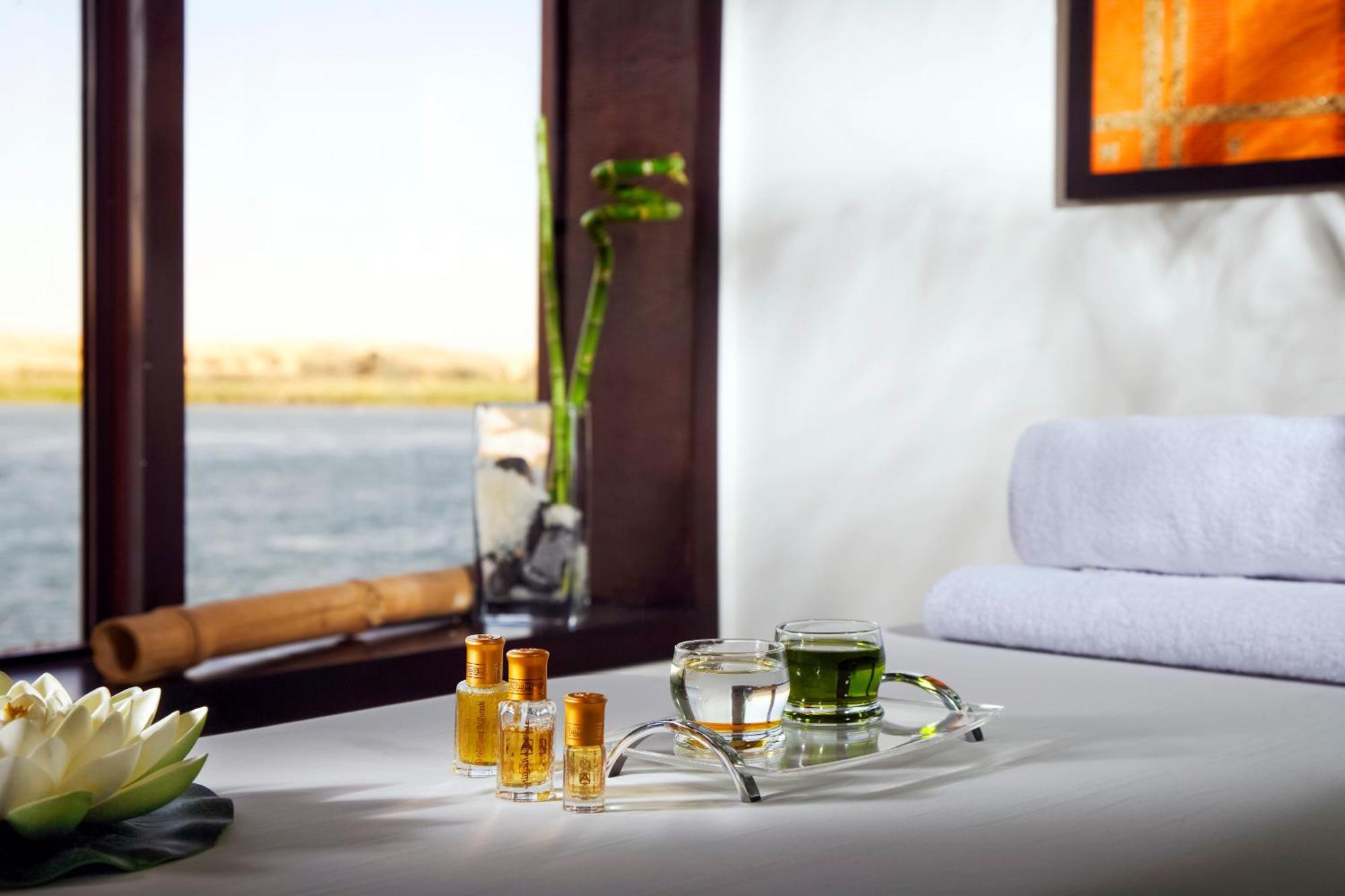 Moevenpick Royal Lily Nile Cruise, Every Monday Four Nights From Luxor, Every Friday Three Nights From Aswan - Including Excursions & Sightseeing Екстер'єр фото
